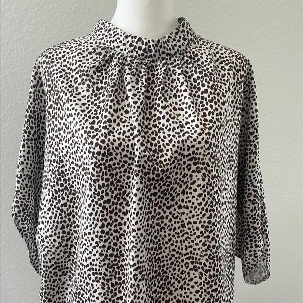 Source Unknown Cream and Brown Relaxed Blouse with Mandarin Collar